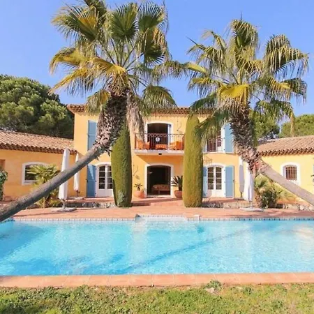 Vibrant Holiday Home In Grimaud With Private Pool Ferienhaus