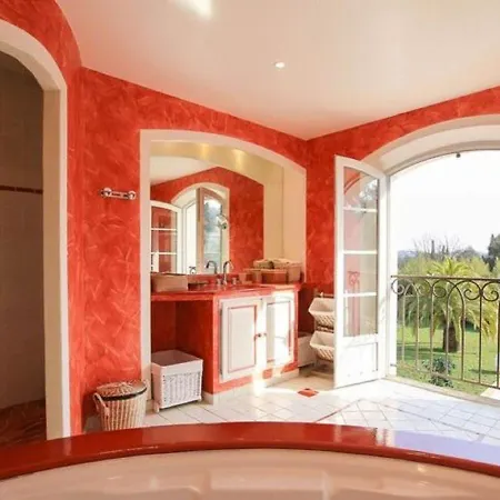 Vibrant Holiday Home In Grimaud With Private Pool *