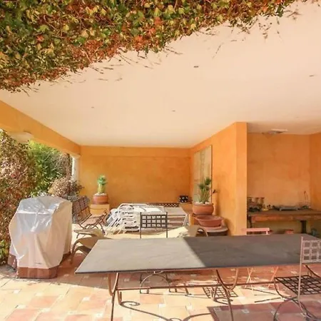Vibrant Holiday Home In Grimaud With Private Pool Ferienhaus Grimaud