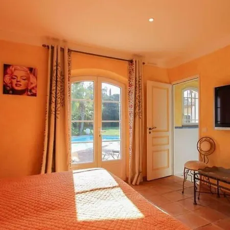 Ferienhaus Vibrant Holiday Home In Grimaud With Private Pool Grimaud