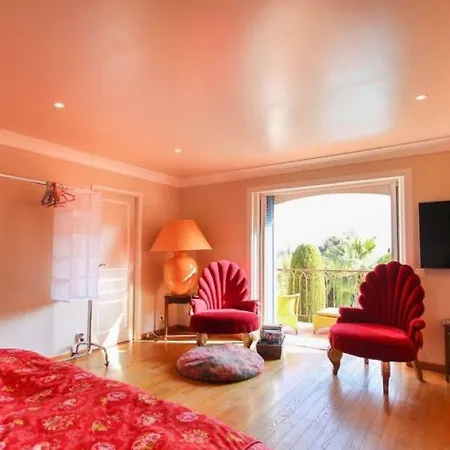 Ferienhaus Vibrant Holiday Home In Grimaud With Private Pool *